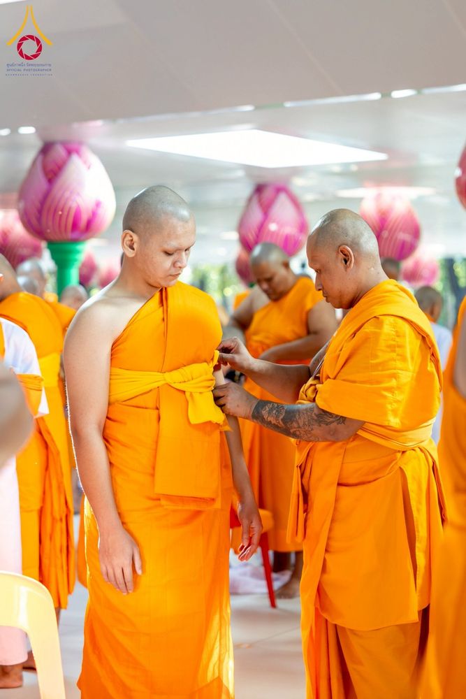 ภาพ No.277724:วันเสาร์ที่ 6 ธันวาคม พ.ศ. 2568 พิธีบรรพชาอุปสมบทและพิธีถวายบาตร โครงการอุปสมบทบูชาธรรมมหาปูชนียาจารย์ ประจำปี พ.ศ.2568 โครงการบวชพระนานาชาติ AEC และ WAB รุ่น CEO (นักบริหาร) รุ่นที่ 5 ณ มหาธรรมกายเจดีย์ วัดพระธรรมกาย