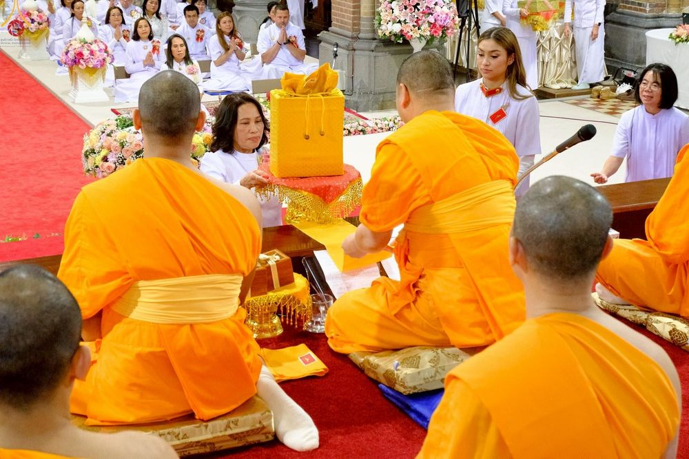 ภาพ No.271386:วันอาทิตย์ที่ 26 ตุลาคม พ.ศ. 2568 พิธีทอดกฐินสามัคคีวัดพระธรรมกายเนเธอร์แลนด์ กฐินเพื่อปฏิสังขรณ์ผนังรอบโบสถ์ อายุกว่า 135 ปี