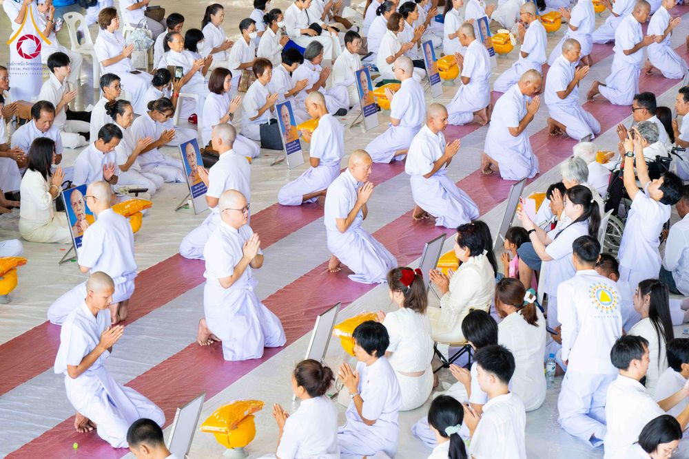 ภาพ No.321332:วันเสาร์ที่ 11 เมษายน พ.ศ.2569 พิธีขอขมาและมอบผ้าไตร โครงการอุปสมบทหมู่ บูชาธรรมหลวงพ่อธัมมชโย พ.ศ.2569 โครงการอุปสมบทหมู่ธรรมทายาท ระดับอุดมศึกษา รุ่น 53 (ภาคฤดูร้อน) ณ วัดพระธรรมกาย ปทุมธานี