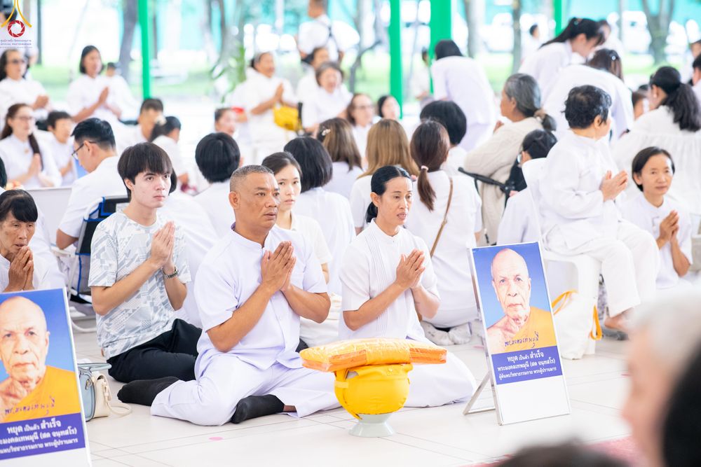ภาพ No.333843:วันเสาร์ที่ 13 มิถุนายน พ.ศ.2569 พิธีเวียนประทักษิณ , พิธีวันทาสีมา , วันทาพระประธาน , พิธีขอขมาและมอบผ้าไตร โครงการอุปสมบทหมู่ผู้บริหาร รุ่นที่ 16 , โครงการอุปสมบทหมู่ธรรมทายาท ระดับอุดมศึกษา รุ่นที่ 53 (ภาคฤดูฝน) ณ โบสถ์พระไตรปิฏก วัดพระธรรมกาย
