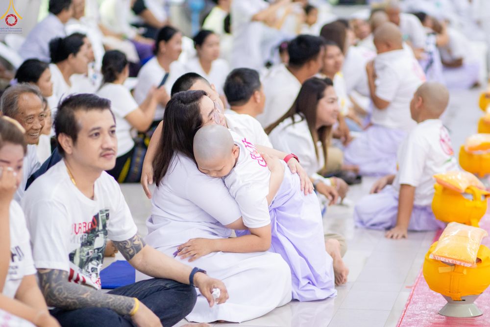 ภาพ No.320174:วันเสาร์ที่ 4 เมษายน 2569 พิธีตัดปอยผม ขอขมาผู้ปกครอง  มอบบาตร-ผ้าไตร และพิธีบรรพชาสามเณร 87 รูป  ณ ศูนย์ปฏิบัติธรรมระยอง(บ้านช่องลม)  ต.บางบุตร อ.บ้านค่าย จ.ระยอง