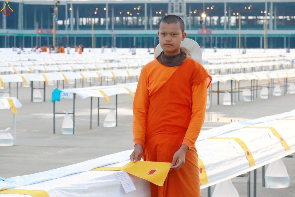 ภาพ No.321529:วันที่ 9-10 เมษายน พ.ศ.2569 การเตรียมงาน มัดถุงน้ำ ถ่วงขาโต๊ะไทยธรรม เพื่องานถวายมหาสังฆทาน 40,000 กว่าวัดทั่วประเทศ วันคุ้มครองโลก 22 เมษายน พ.ศ.2569 วัดพระธรรมกาย