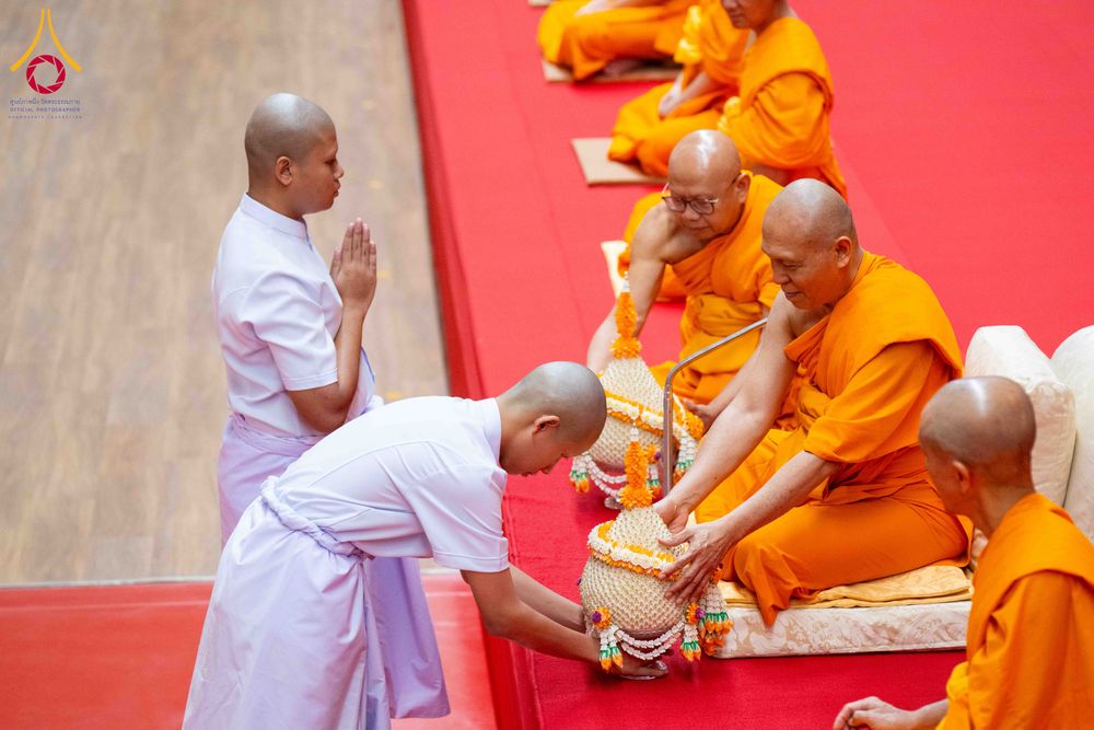 ภาพ No.319501:วันเสาร์ที่ 4 เมษายน พ.ศ.2569 พิธีขอขมา มอบผ้าไตร และถวายบาตรแด่นาคธรรมทายาท ในโครงการบรรพชาสามเณรฟื้นฟูพระพุทธศาสนาทั่วไทย โครงการหน่อแก้วเปรียญธรรม รุ่นที่ 14 โครงการสามเณรยุวธรรมทายาท รุ่นที่ 34 โครงการสามเณรมัชฌิมธรรมทายาท รุ่นที่ 30 ณ สภาธรรมกายสากล