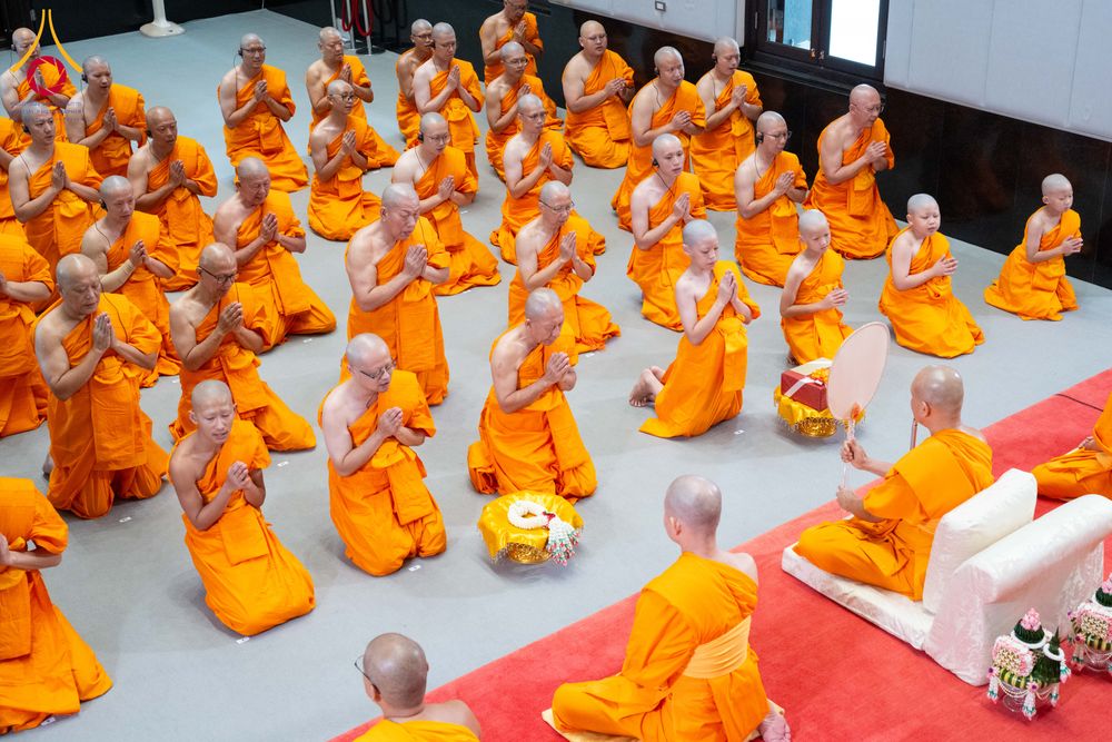 ภาพ No.286617:วันเสาร์ที่ 12 กรกฏาคม พ.ศ.2568 พิธีบรรพชาอุปสมบท  โครงการบรรพชาอุปสมบทหมู่ ธรรมทายาทนานาชาติ(ภาคภาษาจีน), โครงการบรรพชาสามเณร โรงเรียนนานาชาติ รุ่นที 14