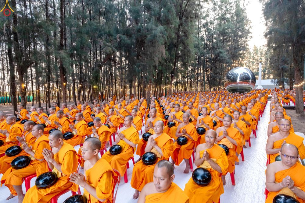 ภาพ No.289270:วันที่ 7 มกราคม พ.ศ. 2569 พิธีตักบาตรพระธรรมยาตรา ณ อนุสรณ์สถานลำดับที่ 1 สถานที่เกิดด้วยรูปกายเนื้อ อนุสรณ์สถานมหาวิหารพระมงคลเทพมุนี (โลตัสแลนด์) อ.สองพี่น้อง จ.สุพรรณบุรี ในโครงการธรรมยาตรา กตัญญูบูชา มหาปูชนียาจารย์ พระมงคลเทพมุนี(สด จนฺทสโร) พระผู้ป