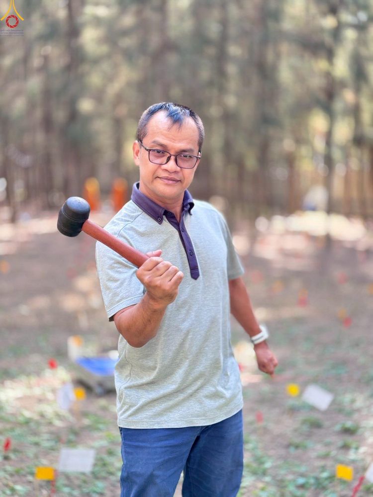 ภาพ No.300525:ภาพเบื้องหลังอาสาสมัครรวมใจ ชุดที่ 3 ในโครงการธรรมยาตรา กตัญญูบูชา มหาปูชนียาจารย์ พระมงคลเทพมุนี(สด จนฺทสโร) พระผู้ปราบมาร อนุสรณ์สถาน 7 แห่ง ปีที่ 14