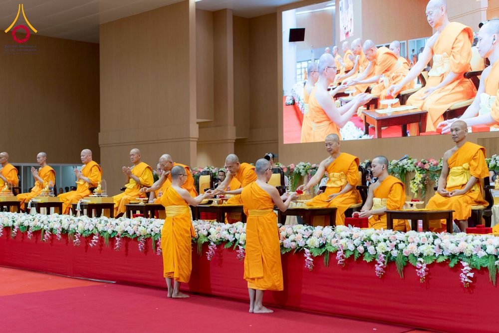 ภาพ No.272989:วันอาทิตย์ที่ 23 พฤศจิกายน พ.ศ.2568 พิธีมุทิตาสักการะ พระมหาเถระและพระเถระ ประจำปีพุทธศักราช 2568 ณ ห้องแก้วสารพัดนึก 2 สภาธรรมกายสากล  วัดพระธรรมกาย