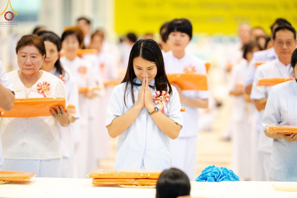 ภาพ No.178087:พิธีทอดผ้าป่าต้นสมบัติจักรพรรดิ ในวันอาทิตย์ที่ 1 ธันวาคม พ.ศ. 2567 ณ สภาธรรมกายสากล วัดพระธรรมกาย