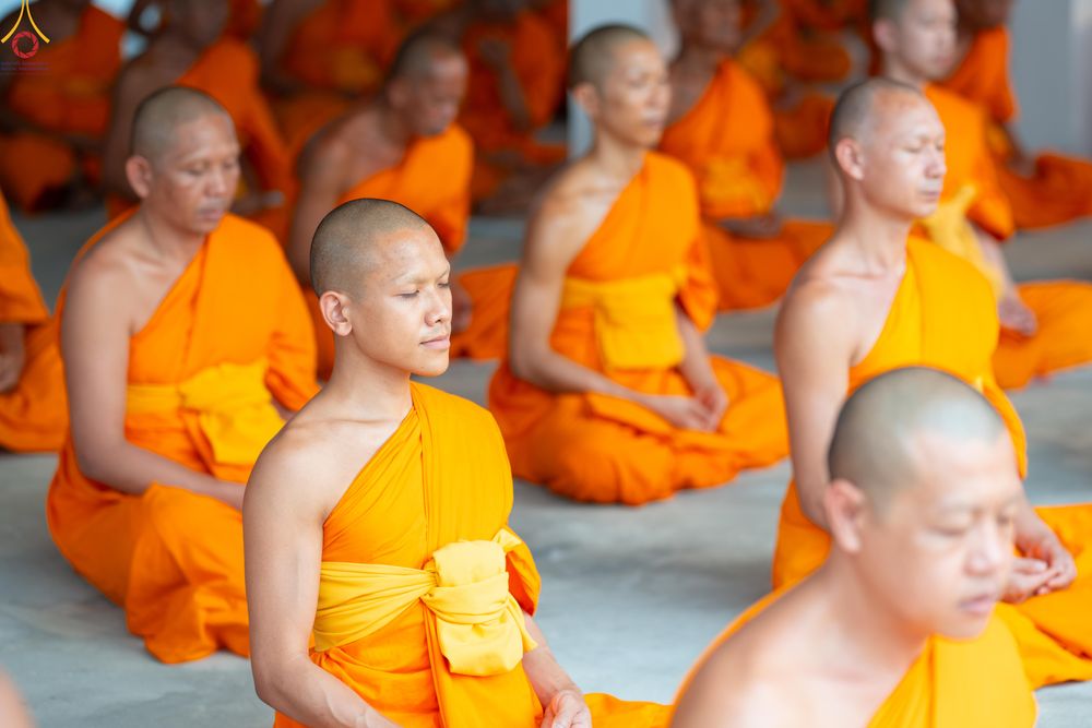 ภาพ No.299984:วันที่ 22 มกราคม พ.ศ.2569 พระธรรมยาตราปฏิบัติธรรม และถ่ายภาพหมู่ประวัติศาสตร์ ณ อาคารธรรมยาตรา กตัญญูบูชามหาปูชนียาจารย์  ตรงข้ามวัดปากน้ำภาษีเจริญ จ.กรุงเทพมหานคร ในโครงการธรรมยาตรา กตัญญูบูชา มหาปูชนียาจารย์ พระมงคลเทพมุนี(สด จนฺทสโร) พระผู้ปราบมาร อนุ