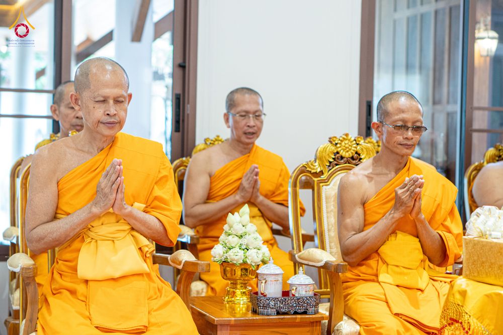 ภาพ No.336306:วันจันทร์ที่ 22 มิถุนายน พ.ศ.2569 พิธีอัญเชิญพระธรรมกาย และบรรจุพระบรมสารีริกธาตุ  ภายในเกศดอกบัวตูม องค์พระประธาน ณ อาคารสมปรารถนา วัดกลางธนรินทร์ ต.บ้านแป้ง อ.พรหมบุรี จ.สิงห์บุรี