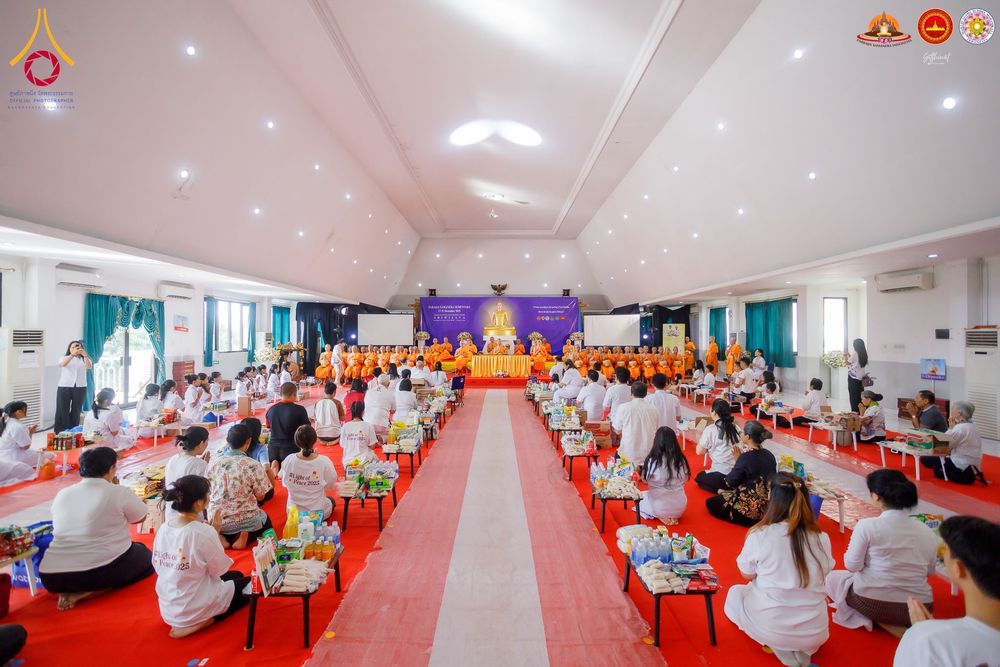 ภาพ No.283508:วันอาทิตย์ที่ 21 ธันวาคม  2568 พิธีบิณฑบาตฉลองสามเณรใหม่ ประเทศอินโดนีเซีย
