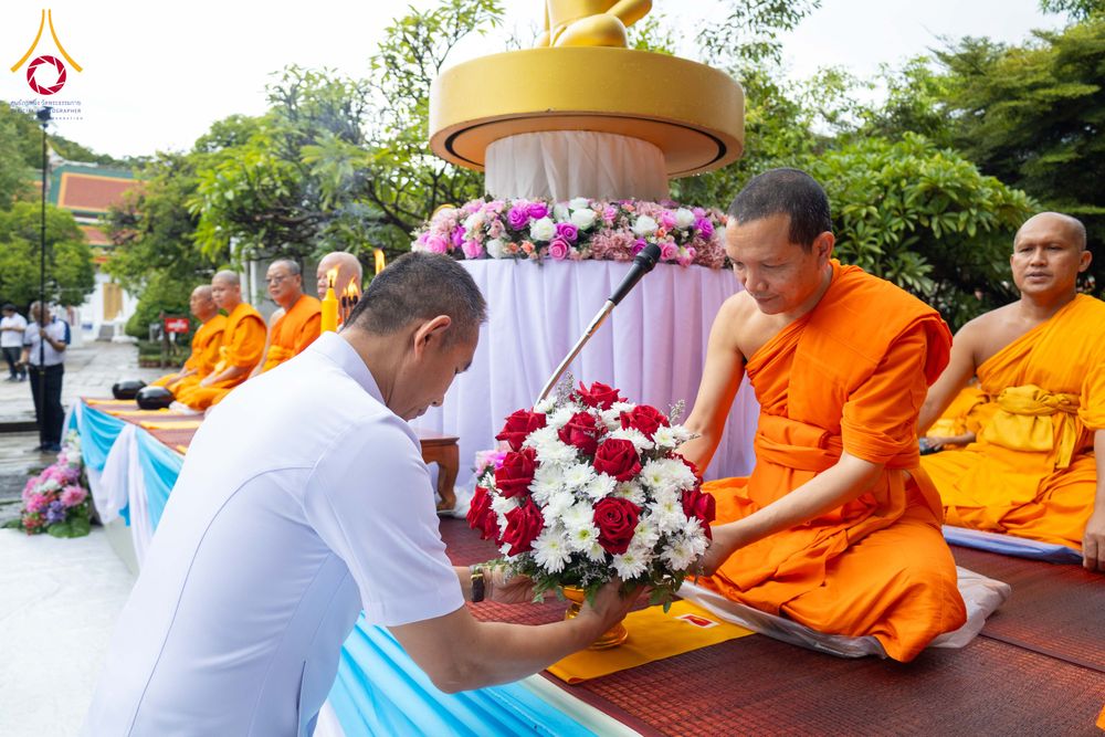 ภาพ No.351429:วันที่ 22 กันยายน พ.ศ. 2569  พิธีตักบาตรสามเณรธรรมทายาท โครงการบรรพชาพัฒนาคุณธรรม จริยธรรม  สำหรับนักเรียนนายสิบตำรวจ (นสต.) รุ่นที่ 16 ศูนย์ฝึกอบรมตำรวจภูธรภาค 1  ณ วัดพระพุทธบาทราชวรมหาวิหาร