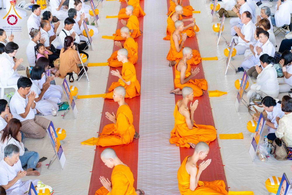 ภาพ No.319582:วันเสาร์ที่ 4 เมษายน พ.ศ.2569 พิธีขอขมา มอบผ้าไตร และถวายบาตรแด่นาคธรรมทายาท ในโครงการบรรพชาสามเณรฟื้นฟูพระพุทธศาสนาทั่วไทย โครงการหน่อแก้วเปรียญธรรม รุ่นที่ 14 โครงการสามเณรยุวธรรมทายาท รุ่นที่ 34 โครงการสามเณรมัชฌิมธรรมทายาท รุ่นที่ 30 ณ สภาธรรมกายสากล