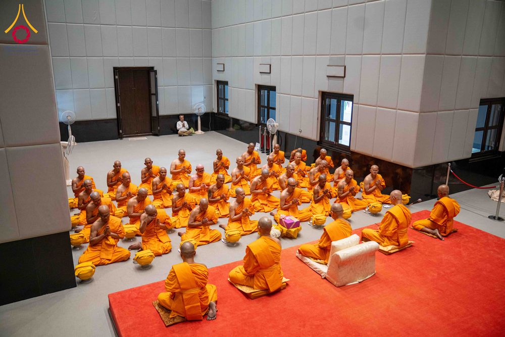 ภาพ No.298248:วันเสาร์ที่ 17 มกราคม พ.ศ. 2569 พิธีบรรพชาอุปสมบท โครงการอุปสมบทหมู่ บูชาธรรมครบ 117 ปี คุณยายอาจารย์มหารัตนอุบาสิกาจันทร์ ขนนกยูง  ณ อุโบสถพระไตรปิฎก วัดพระธรรมกาย