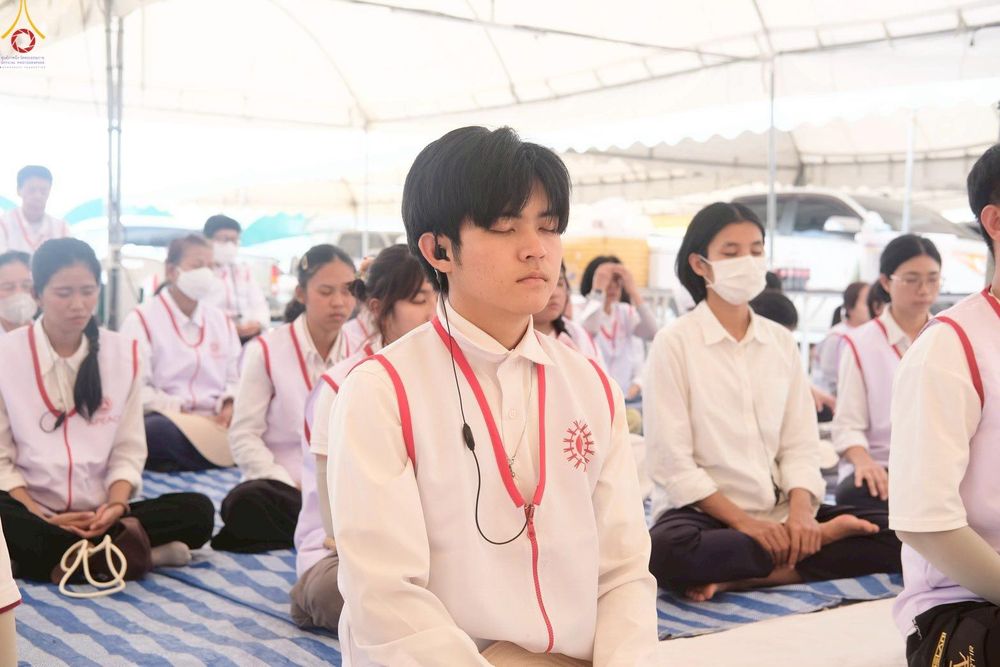 ภาพ No.306774:ภาพเบื้องหลังอาสาสมัครรวมใจ ชุดที่ 5 ในโครงการธรรมยาตรา กตัญญูบูชา มหาปูชนียาจารย์ พระมงคลเทพมุนี(สด จนฺทสโร) พระผู้ปราบมาร อนุสรณ์สถาน 7 แห่ง ปีที่ 14