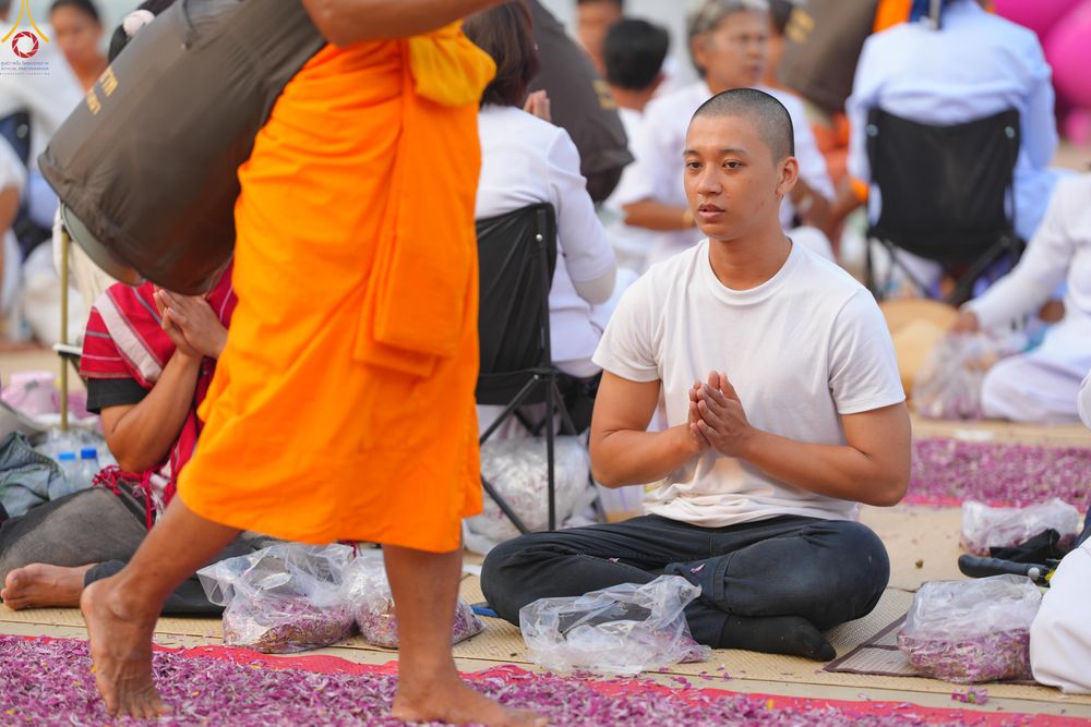 ภาพ No.299621:วันที่ 18 มกราคม พ.ศ. 2569 พิธีต้อนรับพระธรรมยาตรา (ภาพชุดที่ 2) ณ อนุสรณ์สถานลำดับที่ 5  สถานที่เผยแผ่วิชชาธรรมกายครั้งแรก อนุสรณ์สถานบางปลา วัดบางปลา อำเภอบางเลน จังหวัดนครปฐม ในโครงการธรรมยาตรา กตัญญูบูชา มหาปูชนียาจารย์ พระมงคลเทพมุนี(สด จนฺทสโร) พระ