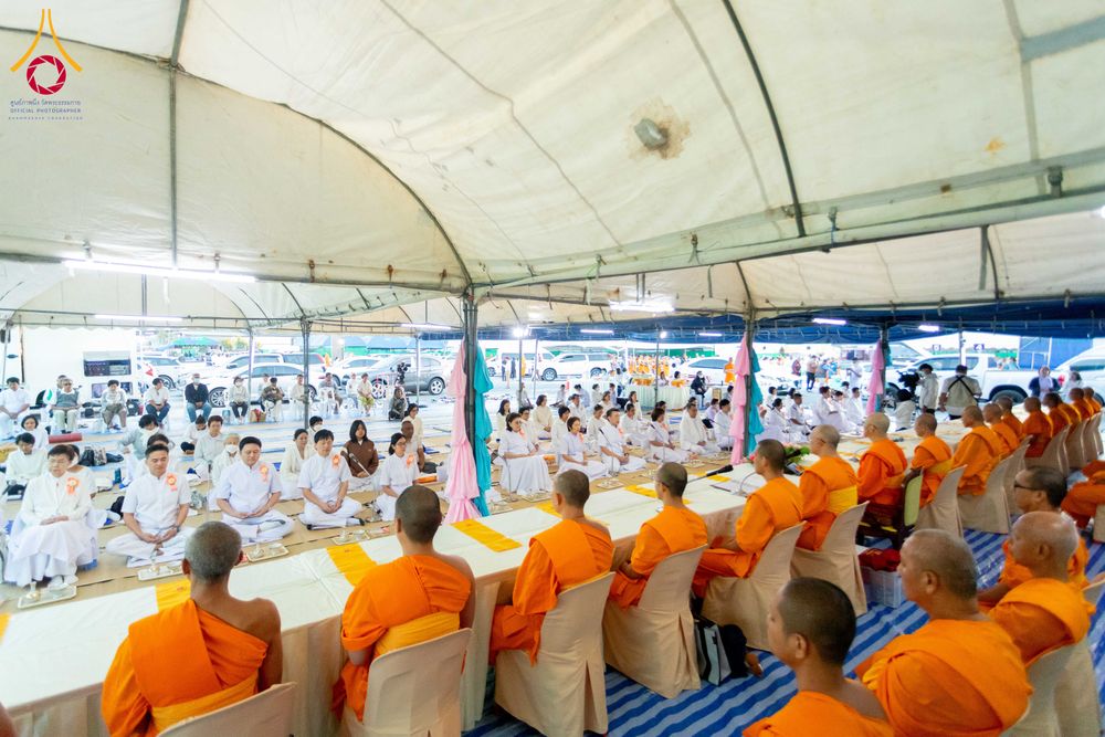 ภาพ No.290802:วันที่ 9 มกราคม พ.ศ. 2569 พิธีถวายภัตตาหารเป็นสังฆทาน แด่พระธรรมยาตรา ณ อนุสรณ์สถานคลองบางนางแท่น อ.สามพราน จ.นครปฐม ในโครงการธรรมยาตรา กตัญญูบูชา มหาปูชนียาจารย์ พระมงคลเทพมุนี(สด จนฺทสโร) พระผู้ปราบมาร อนุสรณ์สถาน 7 แห่ง ปีที่ 14