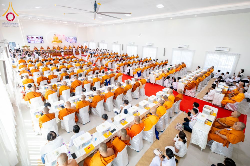 ภาพ No.290290:วันอังคารที่ 6 มกราคม พ.ศ. 2569 พิธีเจริญพุทธมนต์ ปฏิบัติธรรม มอบทุนการศึกษา ถวายสังฆทาน 142 วัด ณ ศูนย์ปฏิบัติธรรมพระมงคลเทพมุนี อ.สองพี่น้อง จ.สุพรรณบุรี