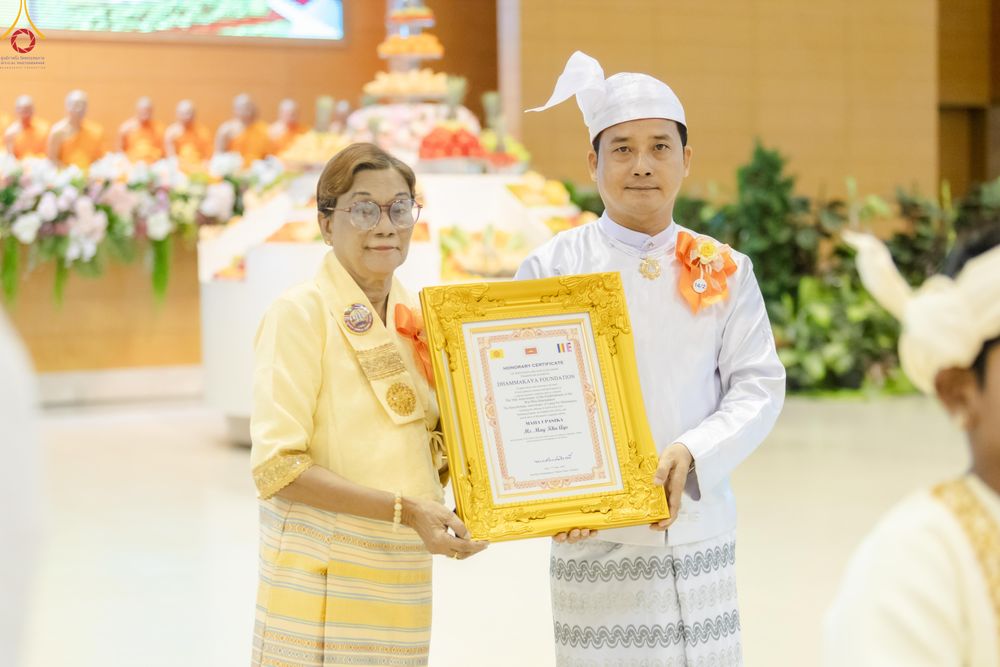 ภาพ No.327798:วันที่ 3 พฤษภาคม พ.ศ.2569 พิธีรับมอบพระบรมสารีริกธาตุ จากสาธารณรัฐแห่งสหภาพเมียนมา ณ ห้องแก้วสารพัดนึก วัดพระธรรมกาย