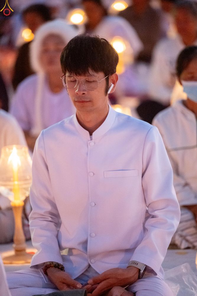 ภาพ No.294155:วันที่ 13 มกราคม พ.ศ. 2569 พิธีจุดประทีปถวายเป็นพุทธบูชา และบูชาธรรมมหาปูชนียาจารย์  (ภาพชุดที่ 2) ณ วัดสองพี่น้อง ต.ต้นตาล อ.สองพี่น้อง จ.สุพรรณบุรี ในโครงการธรรมยาตรา กตัญญูบูชา มหาปูชนียาจารย์ พระมงคลเทพมุนี(สด จนฺทสโร) พระผู้ปราบมาร อนุสรณ์สถาน 7 แห่