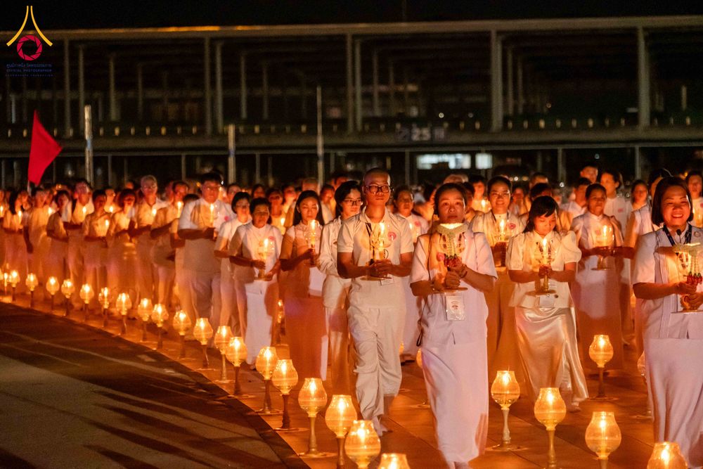 ภาพ No.312273:วันอังคารที่ 3 มีนาคม พ.ศ.2569 พิธีเวียนประทักษิณและจุดมาฆประทีป (ภาพชุดที่ 2) ณ ลานธรรมพระมหาธรรมกายเจดีย์ วัดพระธรรมกาย