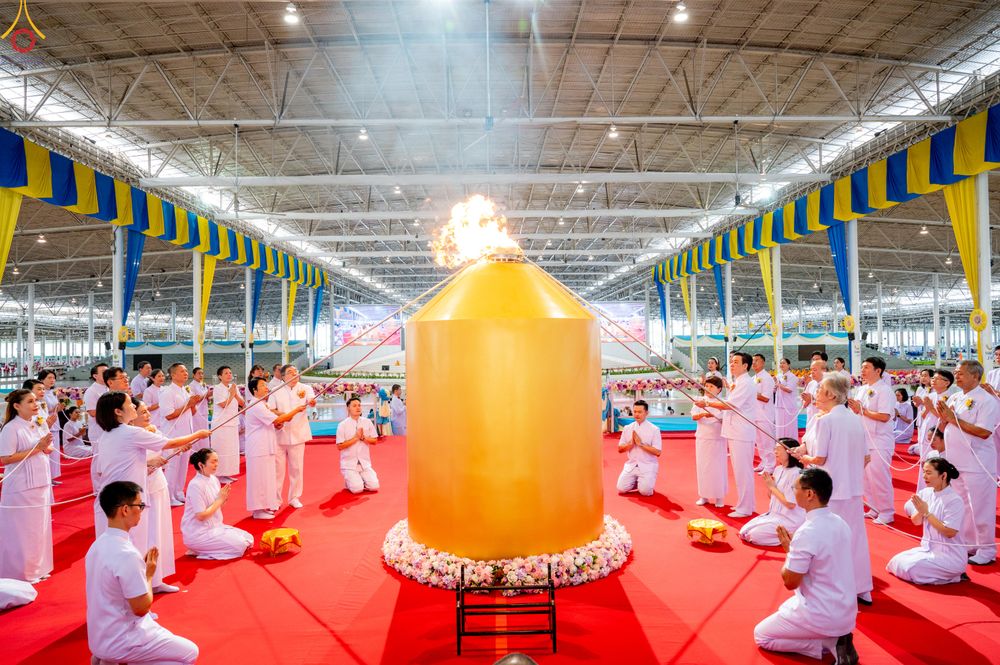 ภาพ No.342845:วันอาทิตย์ที่ 9 สิงหาคม พ.ศ.2569 พิธีจุดเทียนใจ ไฟนิรันดร์ อนันตชัย ณ รัตนบัลลังก์ วัดพระธรรมกาย
