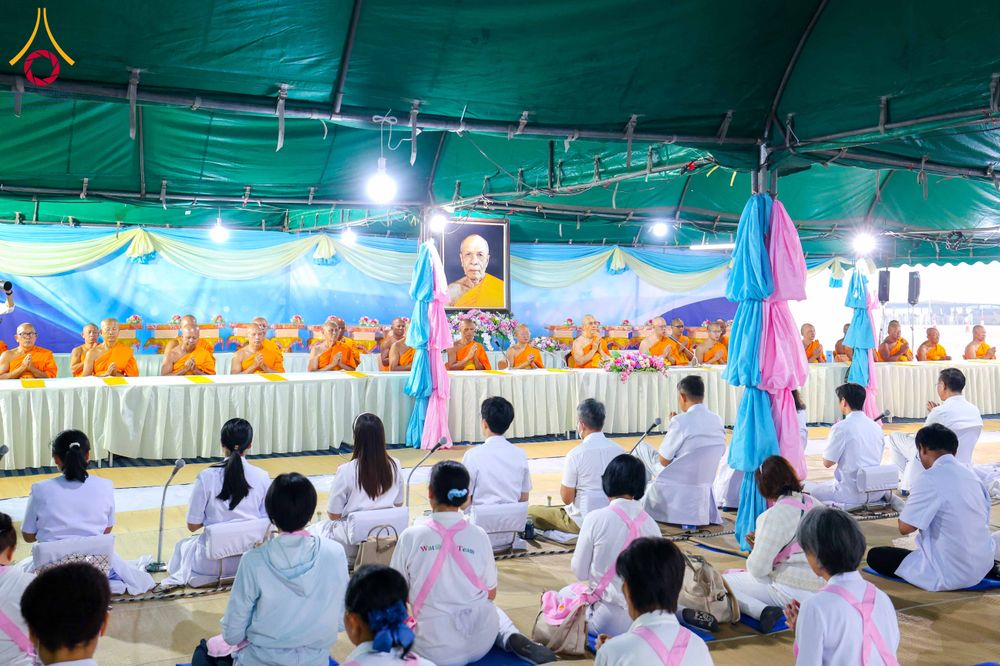 ภาพ No.299196:วันที่ 21 มกราคม พ.ศ. 2569 พิธีถวายภัตตาหารเป็นสังฆทาน แด่พระธรรมยาตรา ณ อนุสรณ์สถานบางปลา วัดบางปลา อำเภอบางเลน จังหวัดนครปฐม ในโครงการธรรมยาตรา กตัญญูบูชา มหาปูชนียาจารย์ พระมงคลเทพมุนี(สด จนฺทสโร) พระผู้ปราบมาร อนุสรณ์สถาน 7 แห่ง ปีที่ 14