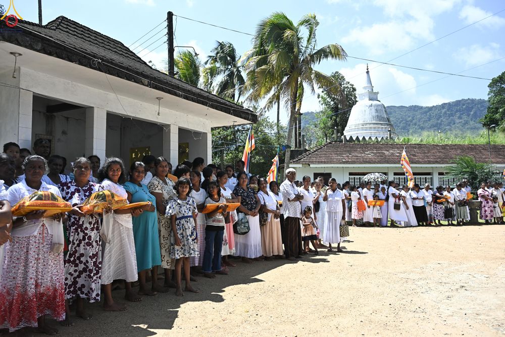 ภาพ No.278731:วันที่ 30 ตุลาคม 2568  กฐินสมทบวัดต่างประเทศ โดยคณะศิษยานุศิษย์  บูชาธรรม 81 ปี หลวงพ่อธัมมชโย  ณ วัดศรีโพธินันทะ ประเทศศรีลังกา