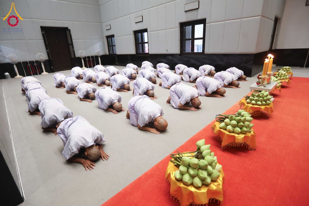 ภาพ No.298115:วันเสาร์ที่ 17 มกราคม พ.ศ. 2569 พิธีบรรพชาอุปสมบท โครงการอุปสมบทหมู่ บูชาธรรมครบ 117 ปี คุณยายอาจารย์มหารัตนอุบาสิกาจันทร์ ขนนกยูง  ณ อุโบสถพระไตรปิฎก วัดพระธรรมกาย