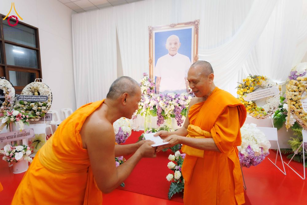 ภาพ No.316285:วันเสาร์ที่ 28 มีนาคม พ.ศ. 2569 พิธีบำเพ็ญกุศล คุณพ่อณรงค์ จินตมากุล  สิริอายุ 99 ปี 11 เดือน โยมบิดา พระครูปลัดรัตนวีรวัฒน์ (รังสฤษดิ์ อิทฺธิจินตโก) ที่ปรึกษาเจ้าคณะจังหวัดปทุมธานี เจ้าอาวาสวัดพระธรรมกาย  ณ ห้องปลูกศรัทธา 2 วัดพระธรรมกาย ปทุมธานี