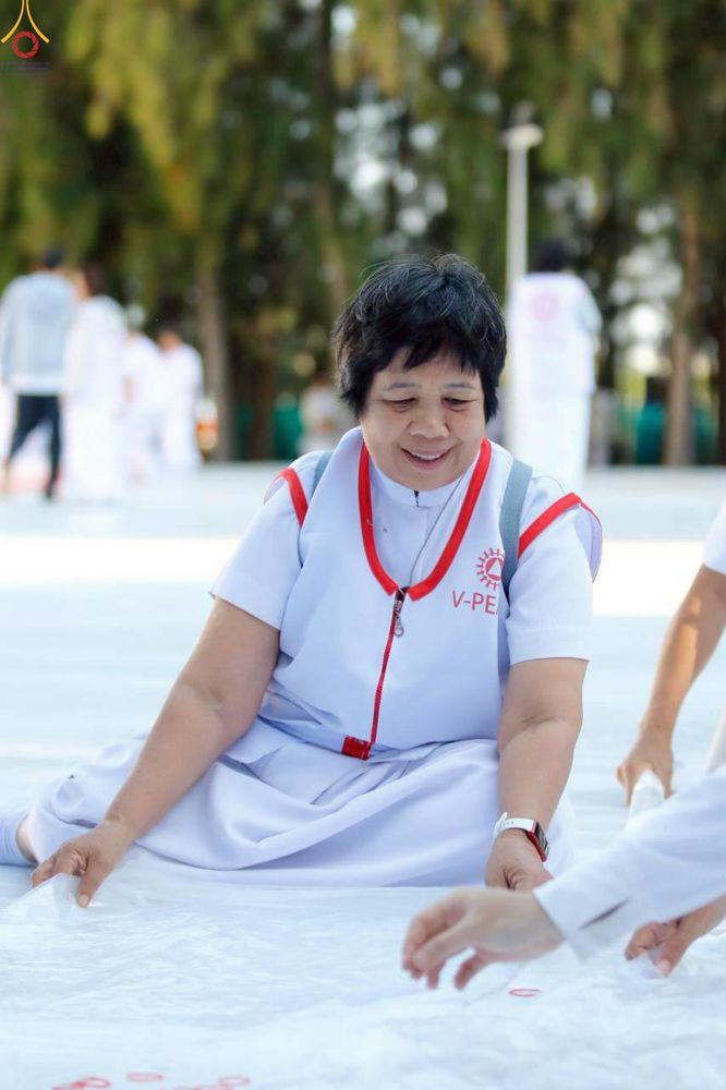 ภาพ No.300581:ภาพเบื้องหลังอาสาสมัครรวมใจ ชุดที่ 3 ในโครงการธรรมยาตรา กตัญญูบูชา มหาปูชนียาจารย์ พระมงคลเทพมุนี(สด จนฺทสโร) พระผู้ปราบมาร อนุสรณ์สถาน 7 แห่ง ปีที่ 14