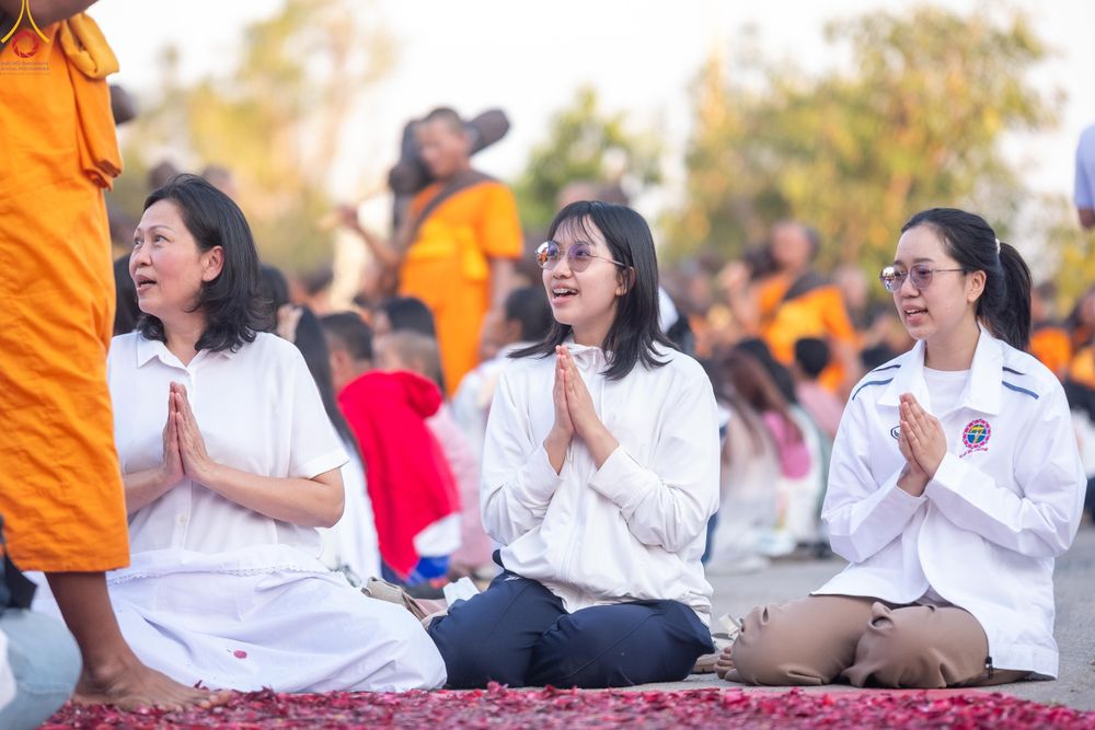 ภาพ No.292925:วันที่ 11 มกราคม พ.ศ. 2569 พิธีต้อนรับพระธรรมยาตรา ณ อนุสรณ์สถานลำดับที่ 3 (ภาพชุดที่ 2) สถานที่เกิดในเพศสมณะ วัดสองพี่น้อง อำเภอสองพี่น้อง จังหวัดสุพรรณบุรี ในโครงการธรรมยาตรา กตัญญูบูชา มหาปูชนียาจารย์ พระมงคลเทพมุนี(สด จนฺทสโร) พระผู้ปราบมาร อนุสรณ์สถ