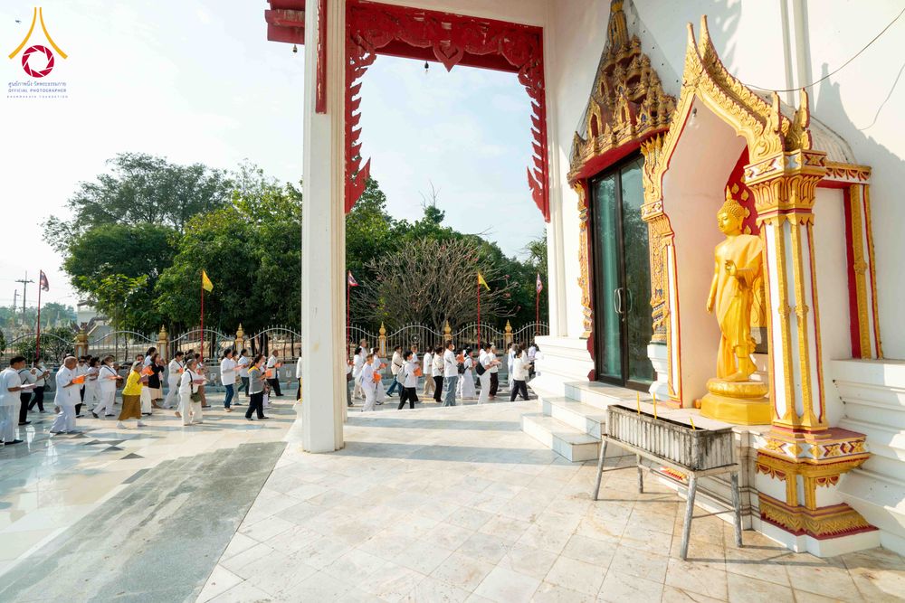 ภาพ No.304454:วันที่ 27 มกราคม พ.ศ. 2569 พิธีทอดผ้าป่าทำนุบำรุงศาสนสถาน ณ วัดบางไผ่นารถ ต.บางไทรป่า อ.บางเลน จ.นครปฐม ในโครงการธรรมยาตรา กตัญญูบูชา มหาปูชนียาจารย์ พระมงคลเทพมุนี(สด จนฺทสโร) พระผู้ปราบมาร อนุสรณ์สถาน 7 แห่ง ปีที่ 14