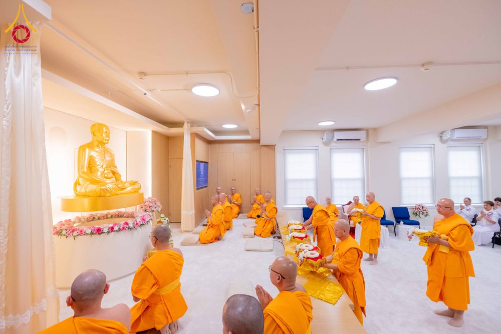 ภาพ No.319137:วันที่ 29 มีนาคม พ.ศ.2569 พิธีอัญเชิญรูปหล่อพระมงคลเทพมุนี (สด จนฺทสโร) ประดิษฐาน ณ ห้องปฏิบัติธรรม “มงคลรัตนโชติ”  วัดพระธรรมกายชิคาโก ประเทศสหรัฐอเมริกา