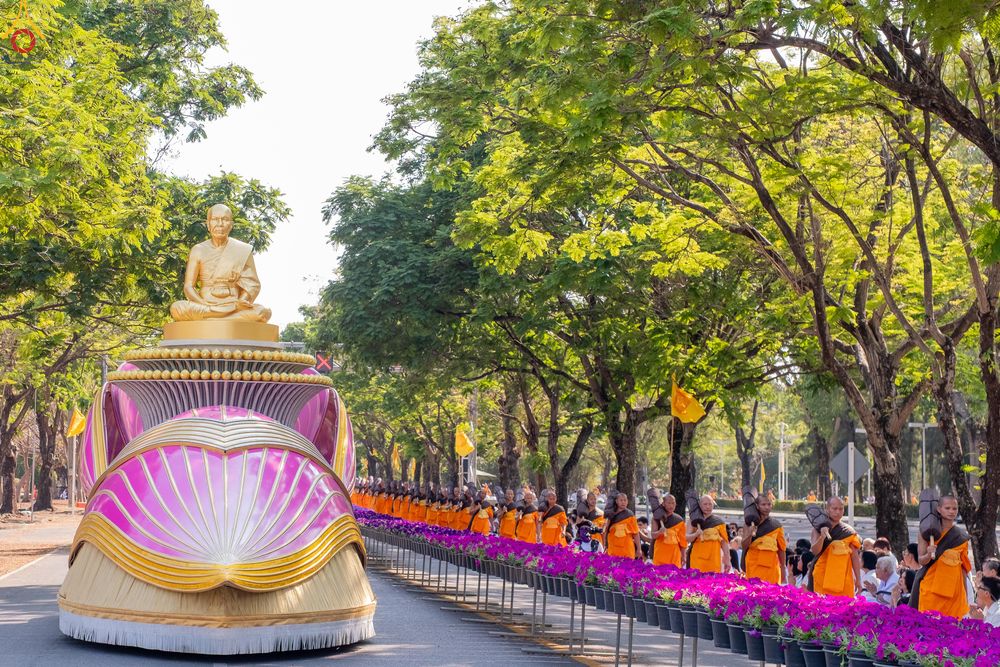 ภาพ No.304804:วันที่ 25 มกราคม พ.ศ. 2569 พิธีต้อนรับพระธรรมยาตรา (ภาพชุดที่ 2) รร.สามัคคีราษฏร์บำรุง-วัดพระธรรมกาย ในโครงการธรรมยาตรา กตัญญูบูชา มหาปูชนียาจารย์ พระมงคลเทพมุนี(สด จนฺทสโร) พระผู้ปราบมาร อนุสรณ์สถาน 7 แห่ง ปีที่ 14