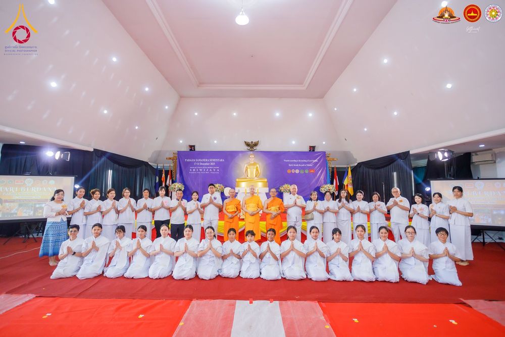 ภาพ No.283677:วันเสาร์ที่ 20 ธันวาคม  2568 พิธีบรรพชาสามเณร ณ ประเทศอินโดนีเซีย