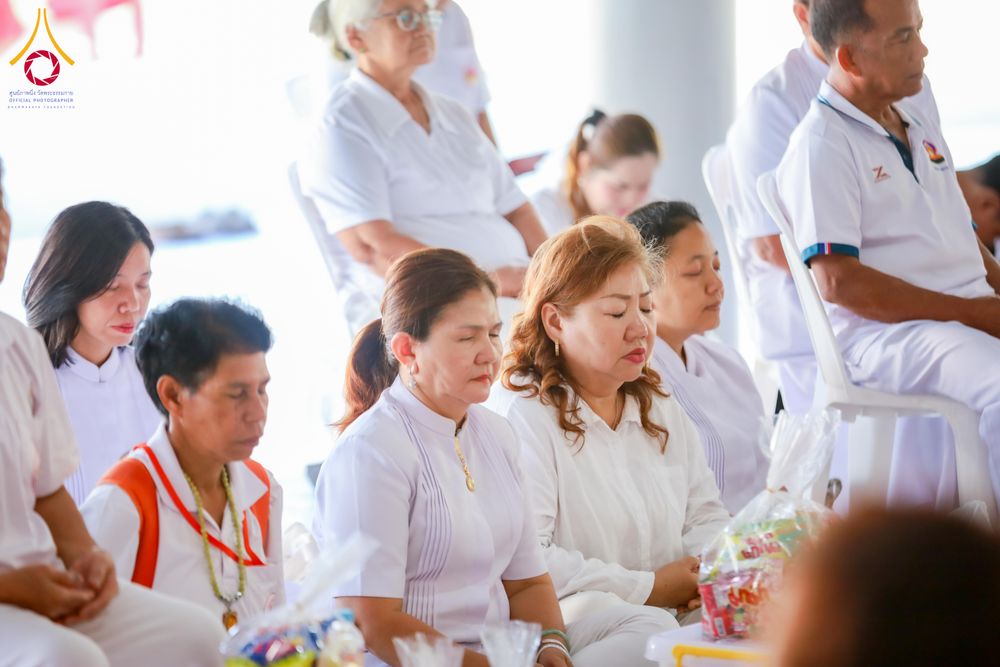 ภาพ No.313733:วันเสาร์ที่ 14 มีนาคม พ.ศ. 2569 พิธีตักบาตรแด่คณะสงฆ์ 323 วัด 4 จังหวัดชายแดนภาคใต้ พิธีถวายสังฆทานแด่คณะสงฆ์ 323 วัด ปีที่ 22 ครั้งที่ 183 พิธีมอบกองทุนหนุนแรงใจช่วยครูใต้ ปีที่ 19 ครั้งที่ 146 และพิธีทำบุญอุทิศส่วนกุศลให้ผู้วายชนม์ ณ ศูนย์ปฏิบัติธรรมภา