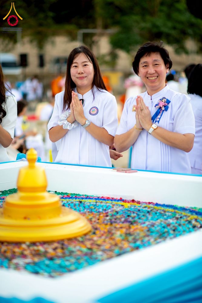 ภาพ No.275175:วันอาทิตย์ที่ 30 พฤศจิกายน พ.ศ. 2568 พิธีตอกเสาเข็ม "สร้างองค์พระเจดีย์เพื่อสร้างสันติภาพโลก" ต้นสุดท้าย ณ ศูนย์ปฏิบัติธรรมระยอง (บ้านช่องลม)