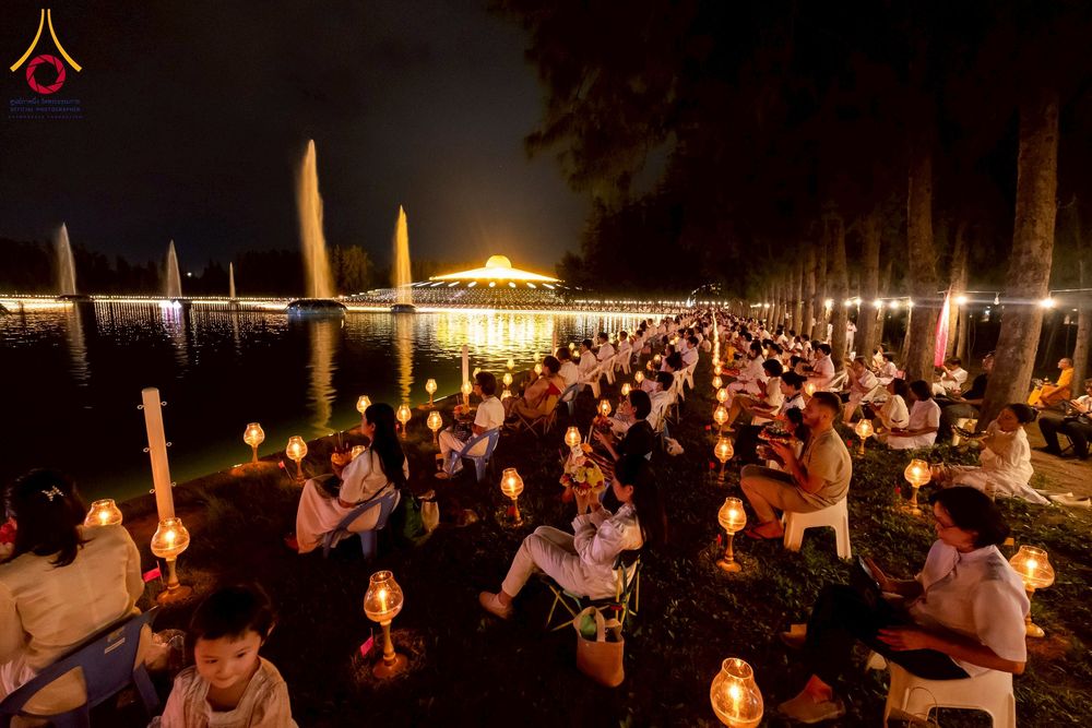 ภาพ No.266388:วันพุธที่ 5 พฤศจิกายน พ.ศ. 2568 (วันพระ ขึ้น 15 ค่ำ เดือน 12) พิธีลอยกระทงธรรม  ณ สระมหาเศรษฐีทะเลบุญ มหาวิหารพระมงคลเทพมุนี วัดพระธรรมกาย จ.ปทุมธานี