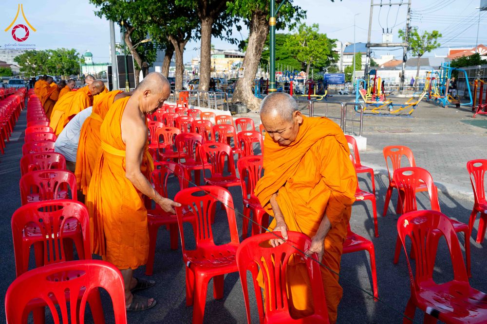 ภาพ No.329461:วันอาทิตย์ที่ 24 พฤษภาคม พ.ศ. 2569 พิธีตักบาตรพระ 1,000 รูป เพื่อถวายเป็นพุทธบูชาในเทศกาลวิสาขบูชาโลก และ ถวายเป็นพระราชกุศล  ณ ลานศิลปวัฒนธรรม เมืองปัตตานี จ.ปัตตานี