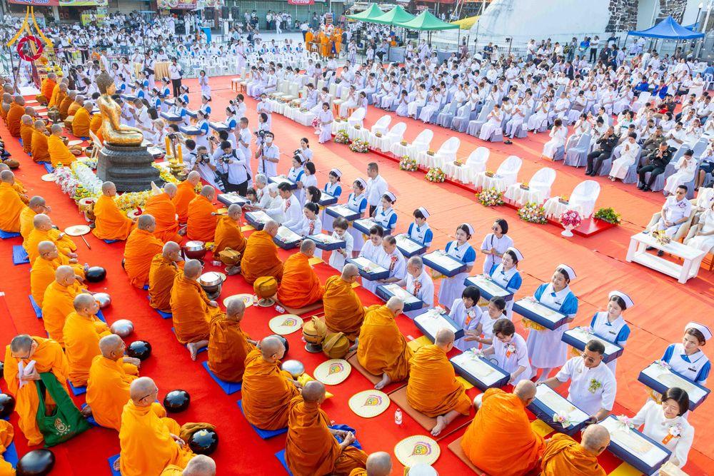 ภาพ No.312808:วันอาทิตย์ที่ 8 มีนาคม พ.ศ.2569 ทำบุญเมืองนครราชสีมา 558 ปี ตักบาตรพระ 10,000 รูป (ภาพชุดที่ 2)