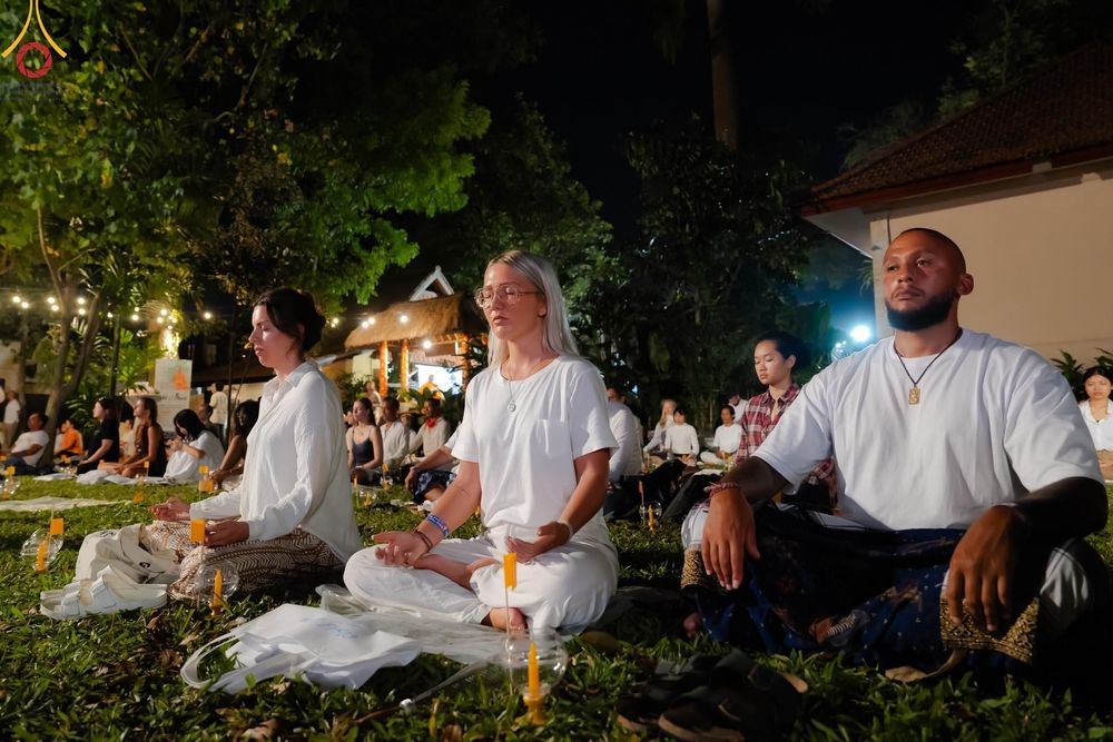 ภาพ No.156483:วัดพุทธบาหลีและวัดพระธรรมกาย จัดปฏิบัติธรรมนานาชาติ 1,151 คนจาก 78 ประเทศ ใน "วันสันติภาพสากล" ณ บาหลี อินโดนีเซีย วันเสาร์ที่ 21 กันยายน พ.ศ. 2567 เวลา 16.00-21.00 น. ณ พิพิธภัณฑ์ ARMA เมืองอูบุด จังหวัดบาหลี ประเทศอินโดนีเซีย