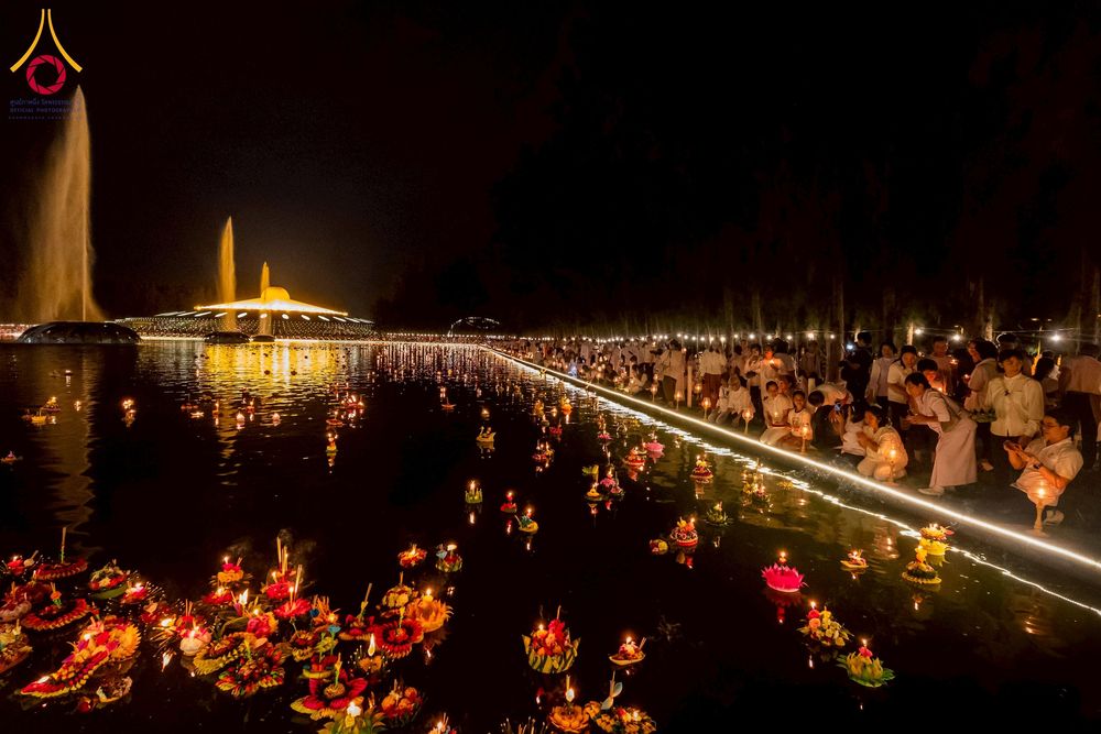 ภาพ No.266400:วันพุธที่ 5 พฤศจิกายน พ.ศ. 2568 (วันพระ ขึ้น 15 ค่ำ เดือน 12) พิธีลอยกระทงธรรม  ณ สระมหาเศรษฐีทะเลบุญ มหาวิหารพระมงคลเทพมุนี วัดพระธรรมกาย จ.ปทุมธานี