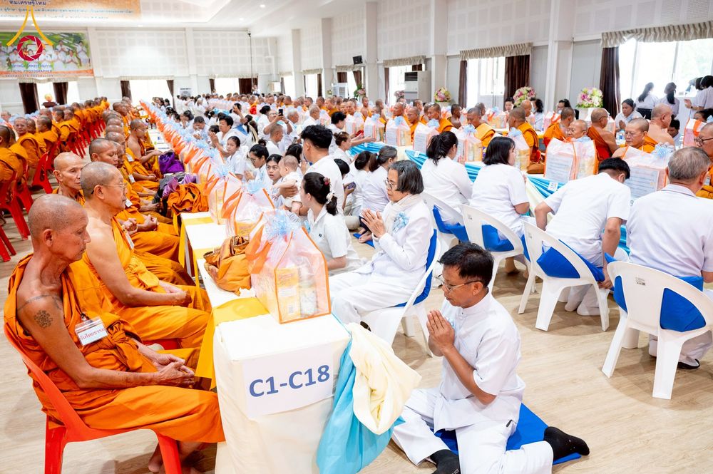ภาพ No.238924:วันเสาร์ที่ 16 สิงหาคม พ.ศ. 2568 งานบุญประจำปี ครั้งที่ 20 พิธีทักษิณานุปทานแด่บรรพชน ตระกูลผ่องสวัสดิ์และหมู่ญาติที่ล่วงลับไปแล้ว ณ พระมหาเจดีย์ทัตตชีโว ศูนย์อบรมเยาวชนกาญจนบุรี