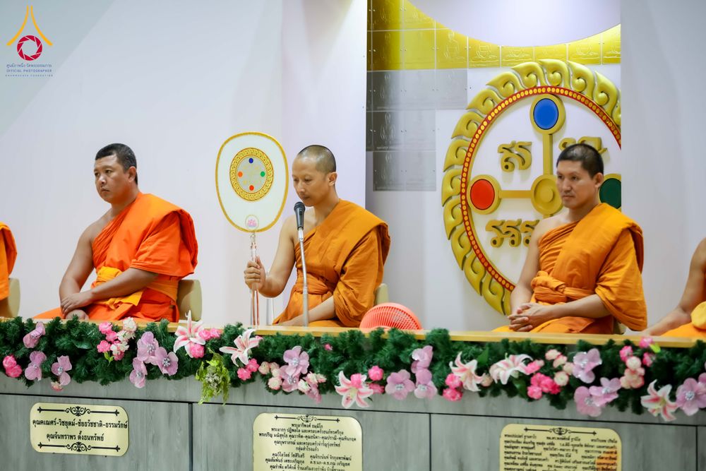 ภาพ No.317524:วันอาทิตย์ ที่ 29 มีนาคม พ.ศ.2569  พิธีปลงผม , พิธีขอขมามอบบาตรและผ้าไตร , พิธีบรรพชา ณ ศูนย์ปฏิบัติธรรมสมุทรปราการ จำนวน 42 รูป
