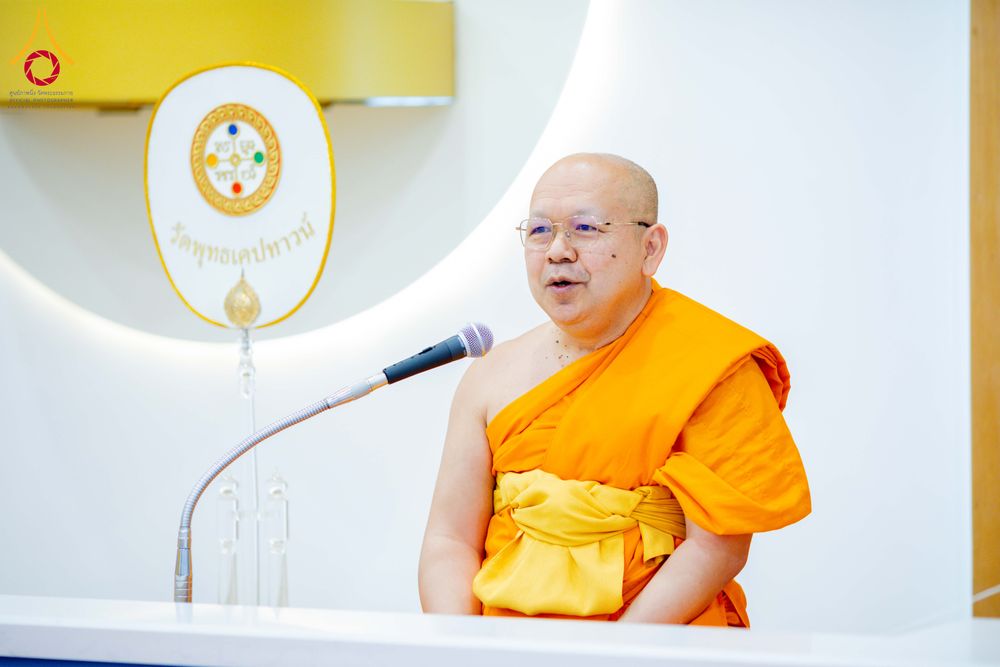 ภาพ No.313303:วันอาทิตย์ที่ 8 มีนาคม พ.ศ. 2569 พิธีสมโภชรูปเหมือนพระมงคลเทพมุนี (สด จนฺทสโร) และพิธีทอดผ้าป่าสามัคคีเพื่อสร้างวิหารพระมงคลเทพมุนี ณ วัดพุทธเคปทาวน์ ประเทศแอฟริกาใต้