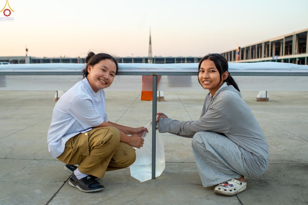 ภาพ No.320438:วันที่ 9 เมษายน พ.ศ.2569 การเตรียมงาน มัดถุงน้ำ ถ่วงขาโต๊ะไทยธรรม เพื่องานถวายมหาสังฆทาน 40,000 กว่าวัดทั่วประเทศ วันคุ้มครองโลก 22 เมษายน พ.ศ.2569 วัดพระธรรมกาย