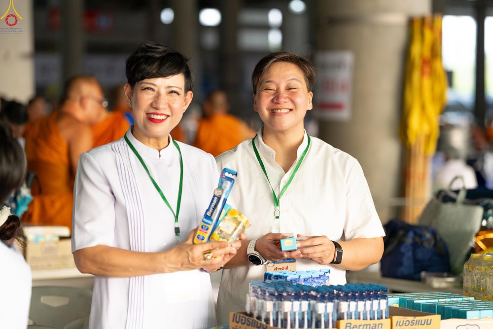 ภาพ No.323522:วันที่ 22 เมษายน พ.ศ.2569(วันคุ้มครองโลก) งานถวายมหาสังฆทาน 40,000 กว่าวัดทั่วประเทศ การเดินทางเข้าวัด , การต้อนรับปฏิสันถารพระสังฆาธิการ  ,  การจัดเตรียมภัตตาหาร , การลงทะเบียน