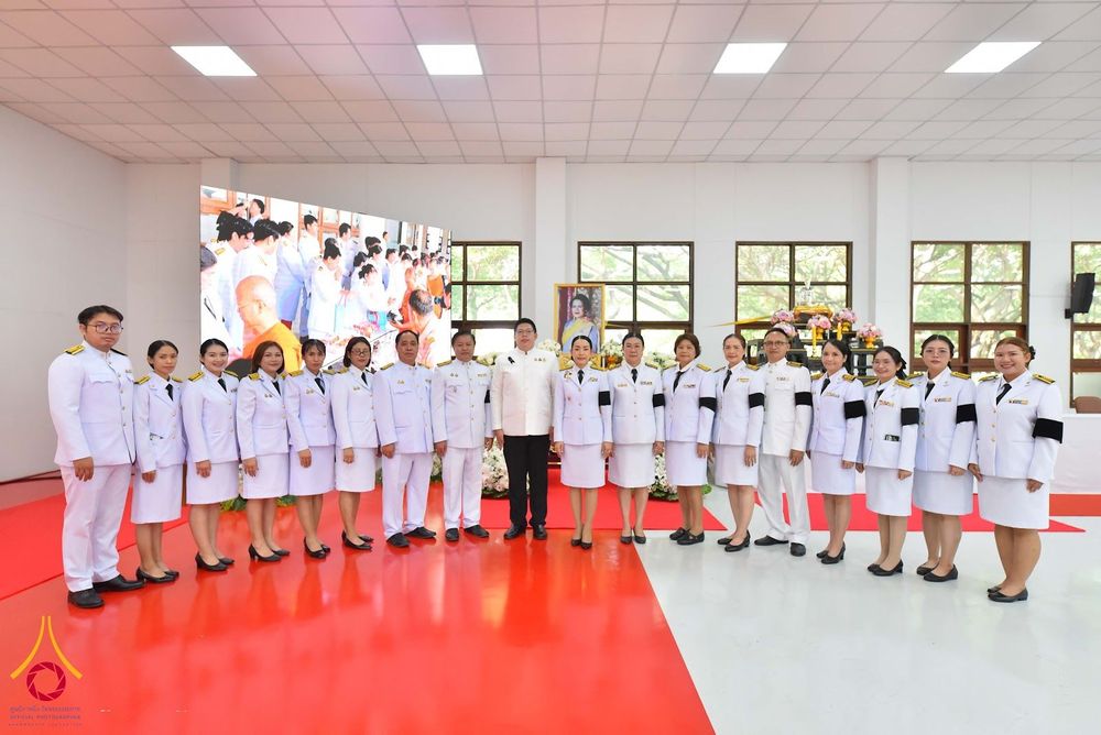 ภาพ No.344311:วันที่ 12 สิงหาคม พ.ศ. 2569  พสกนิกรชาวอำเภอคลองหลวง พร้อมใจร่วมพิธีสวดพระพุทธมนต์และทำบุญตักบาตรถวายพระราชกุศล เนื่องในวันคล้ายวันพระราชสมภพ สมเด็จพระบรมราชชนนีพันปีหลวง และวันแม่แห่งชาติ 12 สิงหาคม 2569