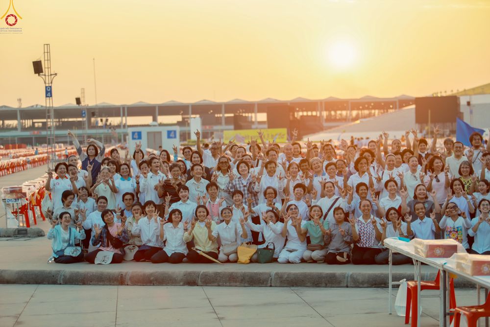 ภาพ No.322654:วันที่ 17 เมษายน พ.ศ.2569 การเรียงกล่องไทยธรรม เรียงน้ำดื่ม เรียงร่ม ณ ลานธรรมพระมหาธรรมกายเจดีย์ เพื่องานถวายมหาสังฆทาน 40,000 กว่าวัดทั่วประเทศ วันคุ้มครองโลก 22 เมษายน พ.ศ.2569 วัดพระธรรมกาย